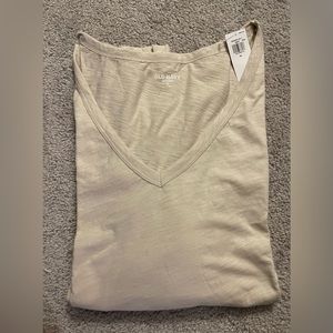 Old navy nwt beige v neck tee
